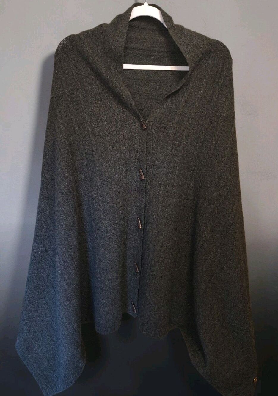 LORO PIANA Cashmere Shawl Wrap Poncho Opera Signet  Italian Made Cape Luxury